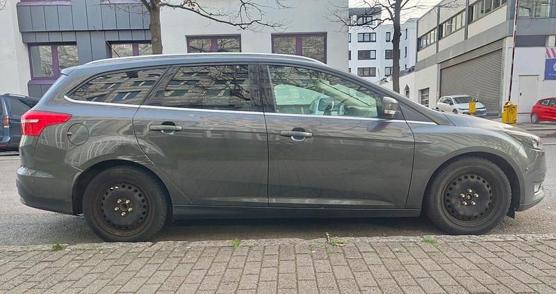 Gebraucht Ford Focus Titanium 120 PS (88 kW) 2014 Grau Kombi