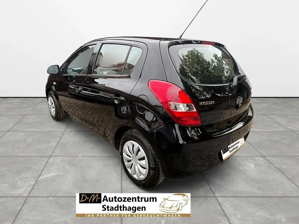 Gebraucht Hyundai i20 Edition+ 77 PS (56 kW) 2011 Schwarz Kleinwagen