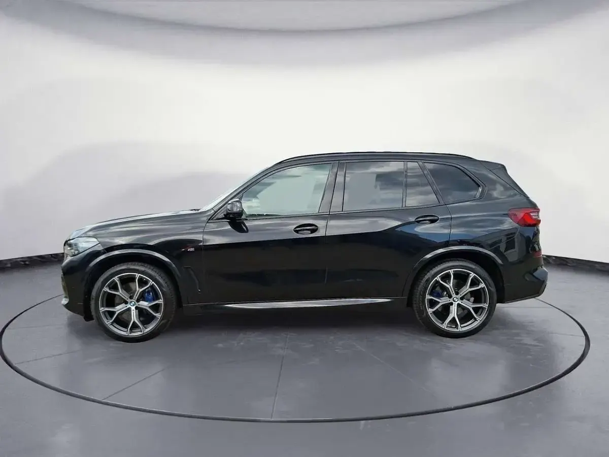 Gebraucht BMW X5 M Sport 352 PS (258 kW) 2023 Black sapphire metallic SUV