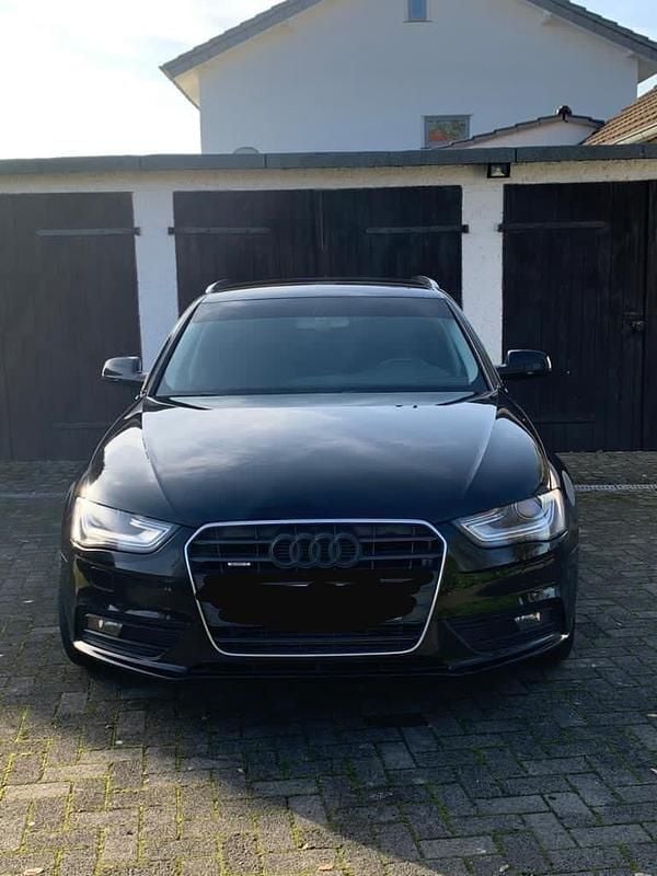 Schwarz Gebraucht 2012 Audi A4 Comfort Kombi | 7.800 € (Guter Preis) - Bild 1/4