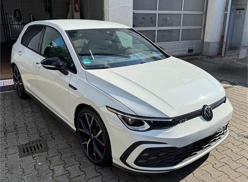 Weiß Gebraucht 2021 VW Golf VIII GTD Limousine | 27.500 € (Fairer Preis) - Bild 1/4