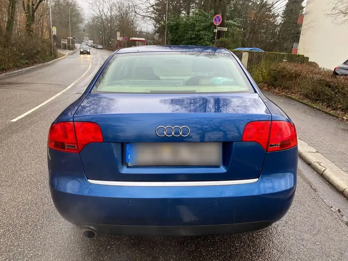 Gebraucht Audi A4 131 PS (96 kW) 2005 Blau Limousine
