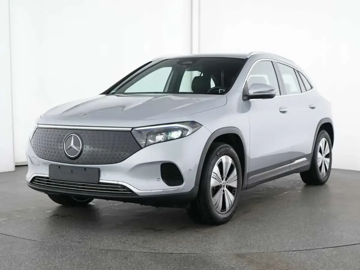 Gebraucht Mercedes EQA300 2025 Lack hightechsilber SUV
