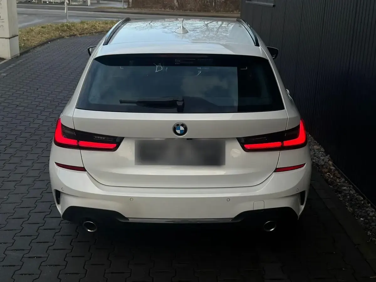 Gebraucht BMW 320 M Sport 190 PS (139 kW) 2021 Weiß Kombi
