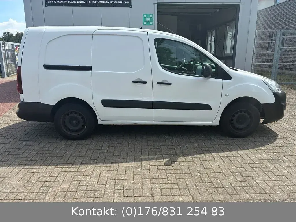 Gebraucht Peugeot Partner Premium 99 PS (72 kW) 2018 Weiß Van / Kleinbus