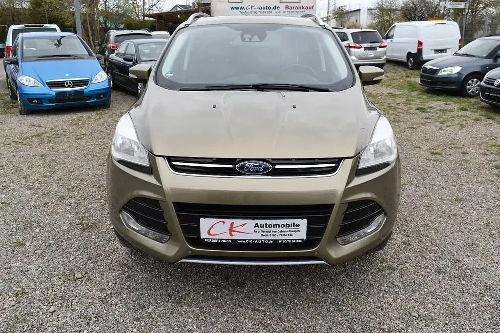 Gebraucht Ford Kuga Titanium 140 PS (102 kW) 2013 Grün SUV