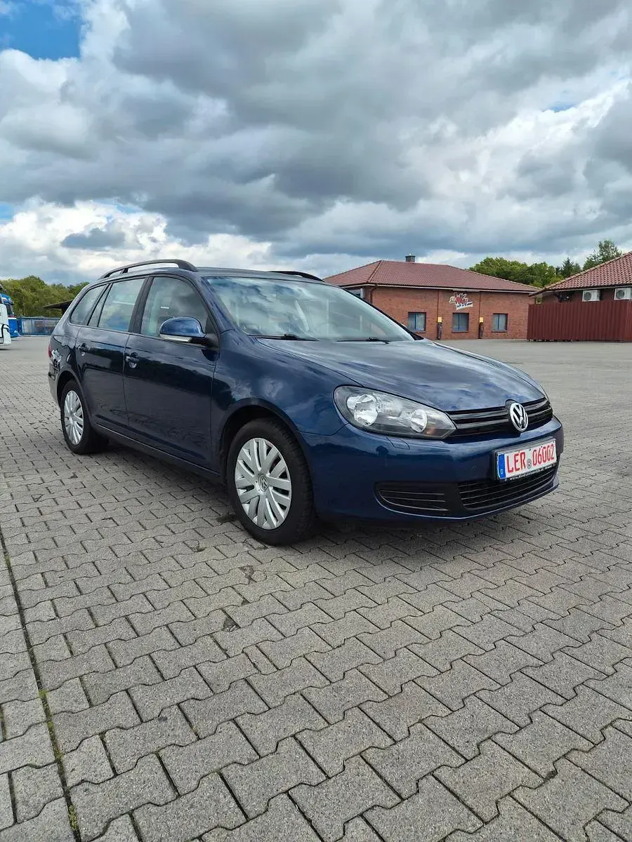 Gebraucht VW Golf VII Trendline 105 PS (77 kW) 2012 Blau Kombi
