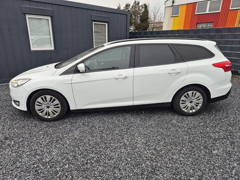 Gebraucht Ford Focus Business Edition 116 PS (85 kW) 2015 Weiß Kombi