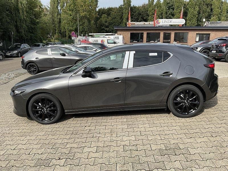 Neu 2025 Mazda 3 Homura-Line | 26.690 € - Bild 1/4