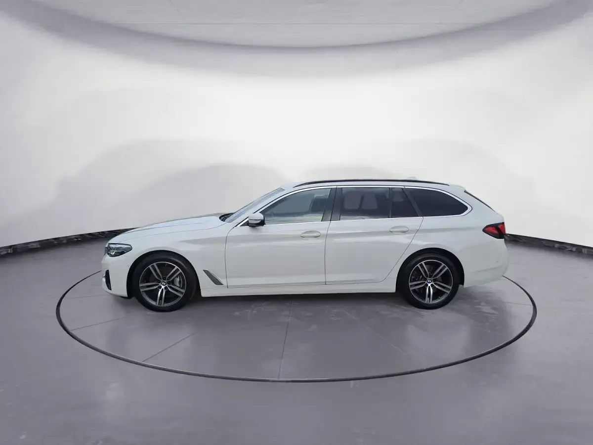 Gebraucht BMW 530 Sport Line 286 PS (210 kW) 2022 Kombi