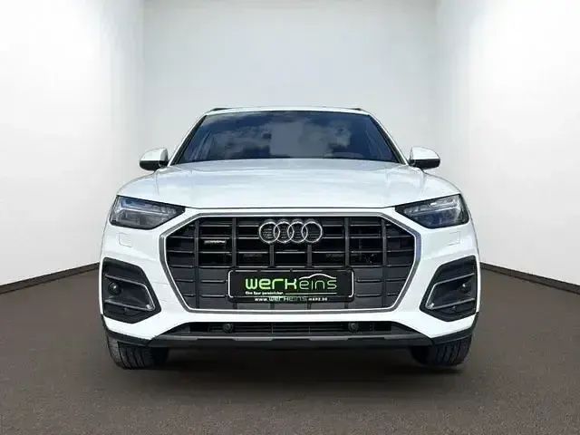 Używany Audi Q5 Basis 299 KM (219 kW) 2022 Biały SUV
