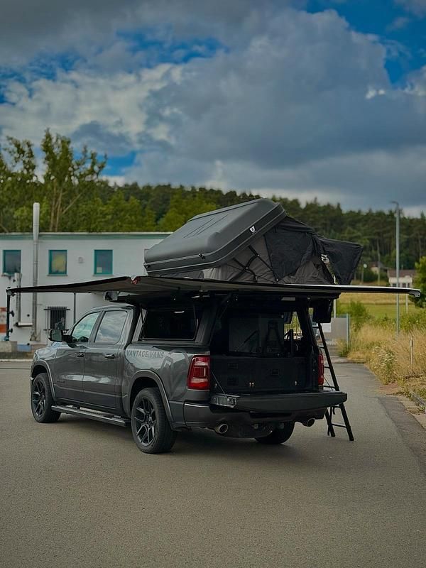 Gebraucht RAM 1500 401 PS (294 kW) 2021 Grau Abholung