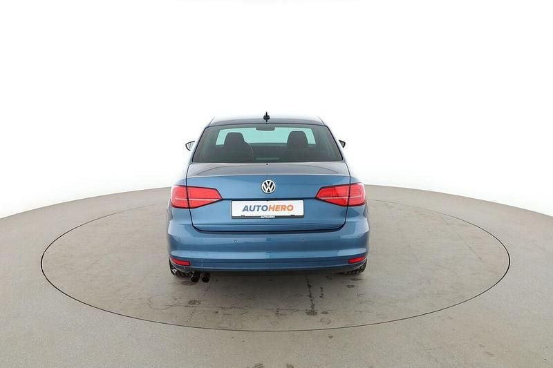 Gebraucht VW Jetta Allstar 150 PS (110 kW) 2016 Blau Limousine