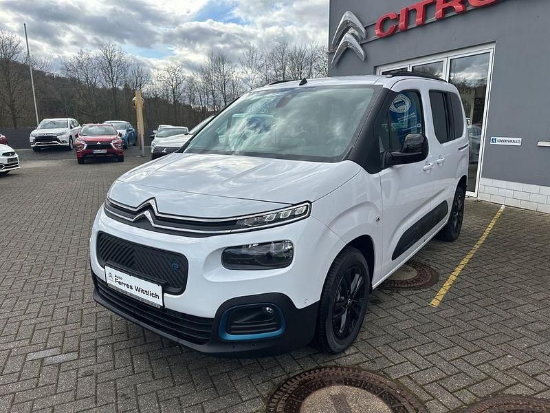 Lackierung weiss icy/typ ausse Gebraucht 2023 Citroën e-Berlingo Shine Van / Kleinbus | 26.900 € (Fairer Preis) - Bild 1/4