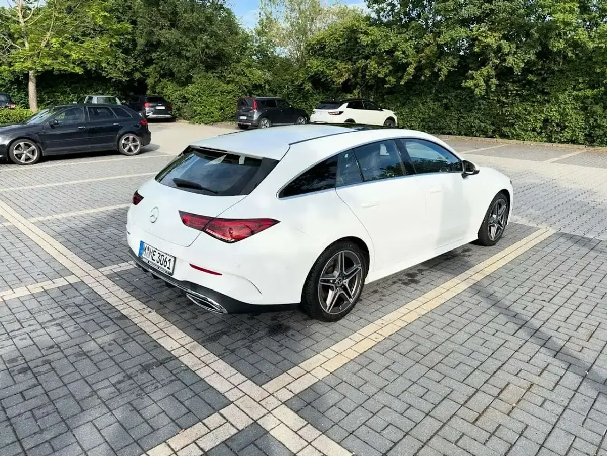 Gebraucht Mercedes CLA250 224 PS (164 kW) 2023 Weiß Coupé