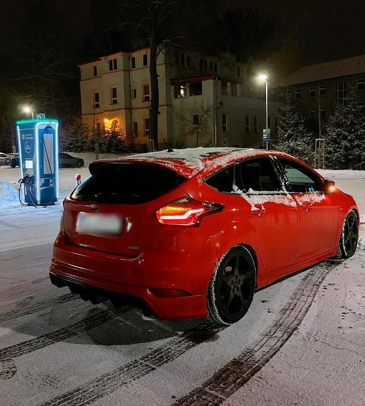 Usata Ford Focus ST-Line 182 CV (133 kW) 2018 Rosso Berlina