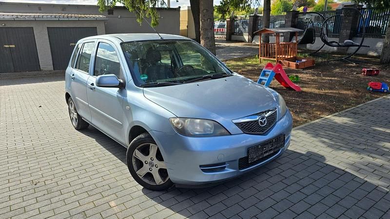 Blau Gebraucht 2006 Mazda 2 Active Kleinwagen | 999 € (Superpreis) - Bild 1/4