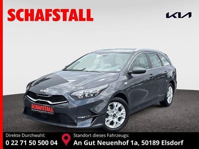 Grau ((h8g) pentametal met.) Gebraucht 2024 Kia Ceed Sportswagon Comfort Kombi | 21.979 € (Superpreis) - Bild 1/3
