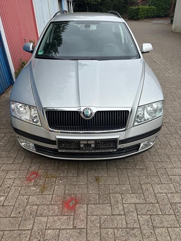 Silber Gebraucht 2006 Skoda Octavia Kombi | 3.000 € (Fairer Preis) - Bild 1/4