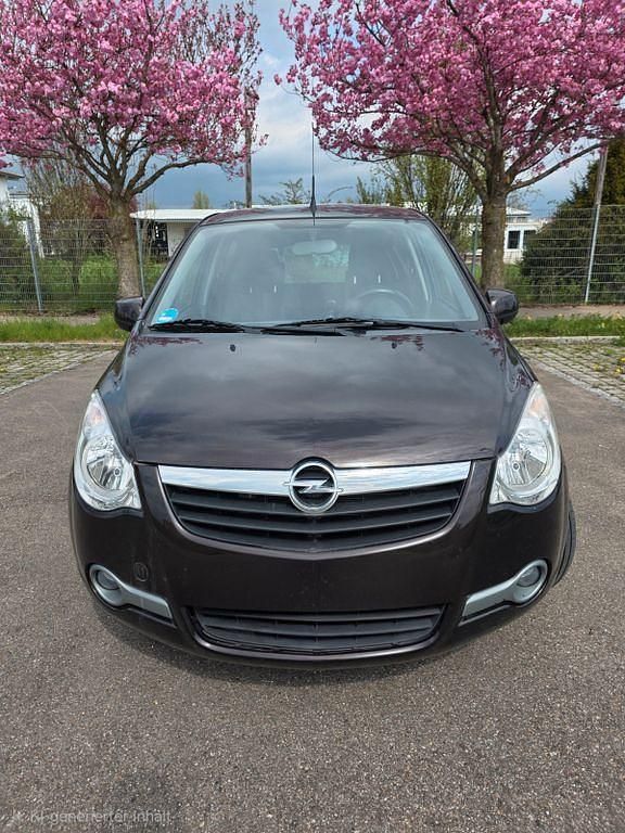 Gebraucht Opel Agila Edition 94 PS (69 kW) 2014 Braun Kleinwagen