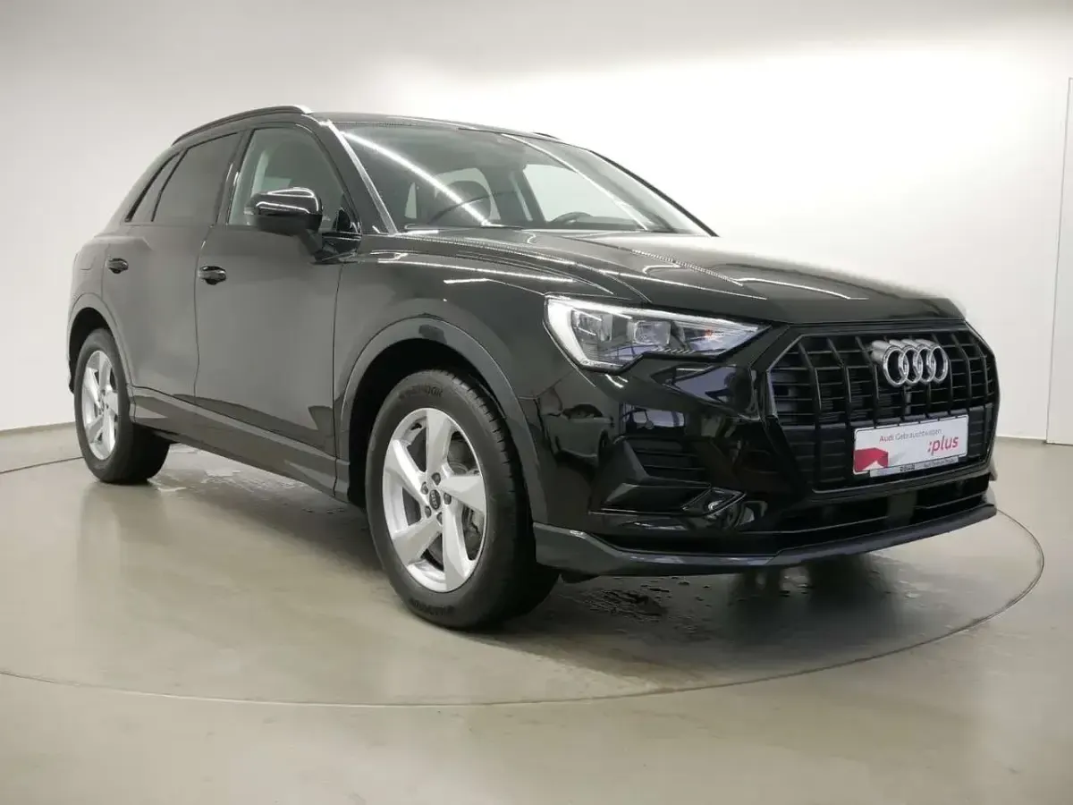 Gebraucht Audi Q3 Advanced 150 PS (110 kW) 2025 Mythosschwarz metallic SUV
