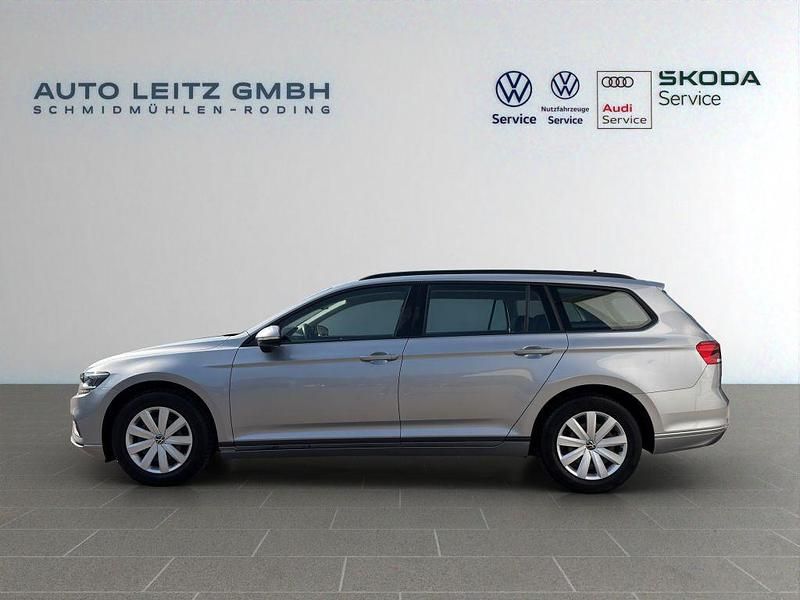 Gebraucht VW Passat 150 PS (110 kW) 2022 Silber Kombi