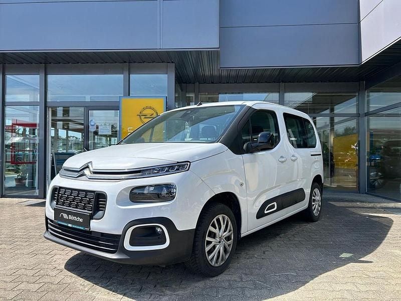 Lackierung weiss icy/typ ausse Gebraucht 2022 Citroën Berlingo Feel Van / Kleinbus | 16.990 € (Superpreis) - Bild 1/4