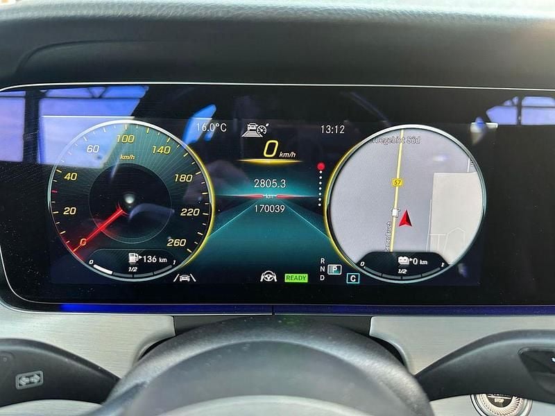 Grau Gebraucht 2021 Mercedes E300 Avantgarde Limousine | 19.950 € (Superpreis) - Bild 1/4