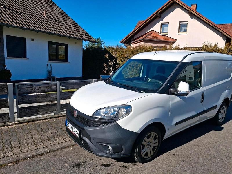 Gebraucht Fiat Doblò 2017 Weiß Van / Kleinbus