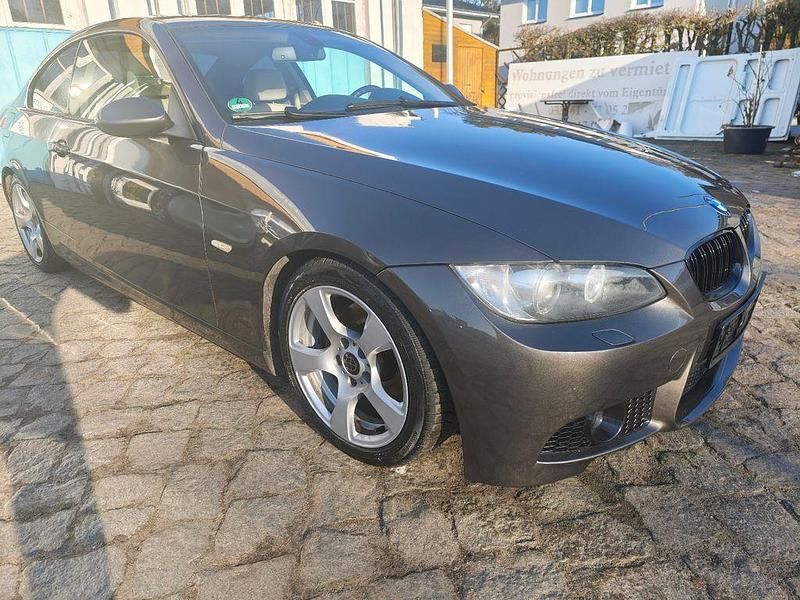 Gebraucht BMW 320 177 PS (130 kW) 2009 Braun Coupé