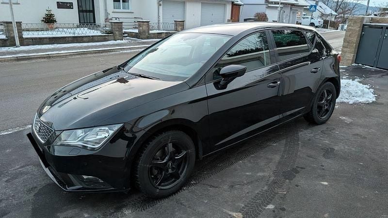 Gebraucht Seat Leon Style Plus 125 PS (91 kW) 2015 Schwarz Limousine