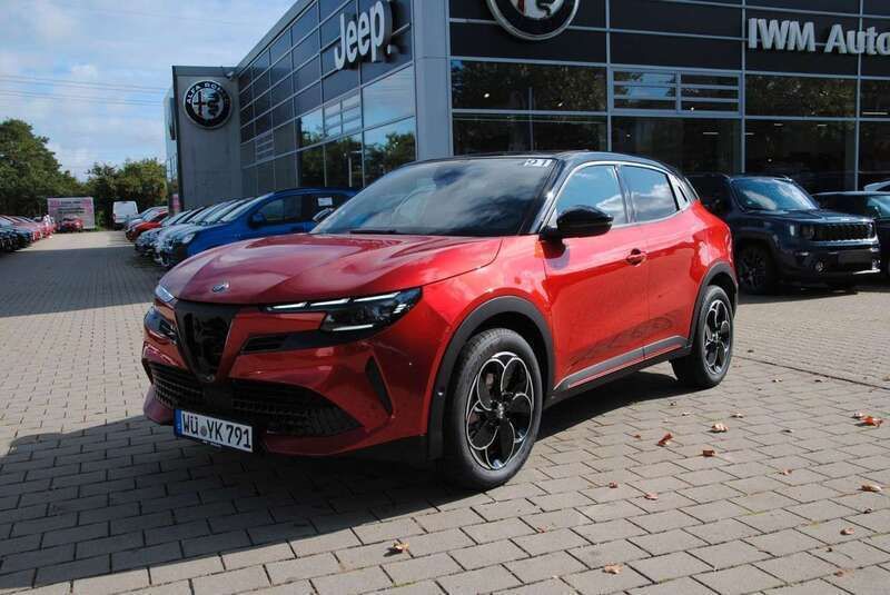 Gebraucht Alfa Romeo Junior Edizione Speciale 114 kW (156 PS) 2024 Rosso brera metallic SUV