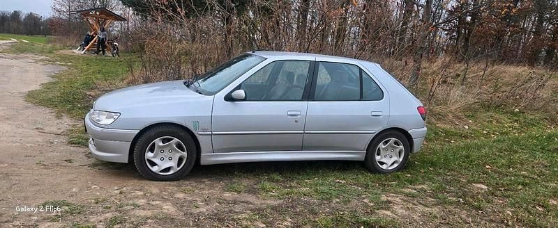 Silber Gebraucht 1999 Peugeot 306 Kleinwagen | 500 € - Bild 1/4