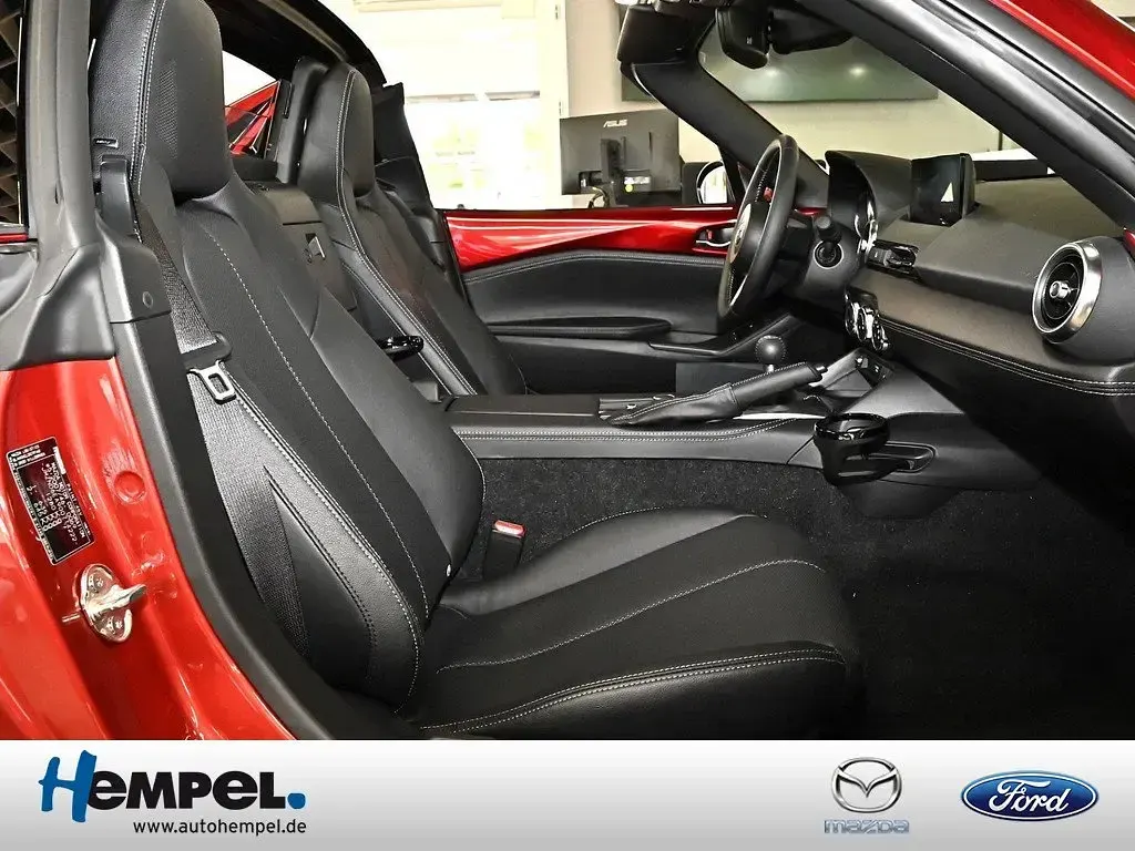 Neu Mazda MX5 Exclusive-Line 132 PS (97 kW) 2026 Rot Cabrio
