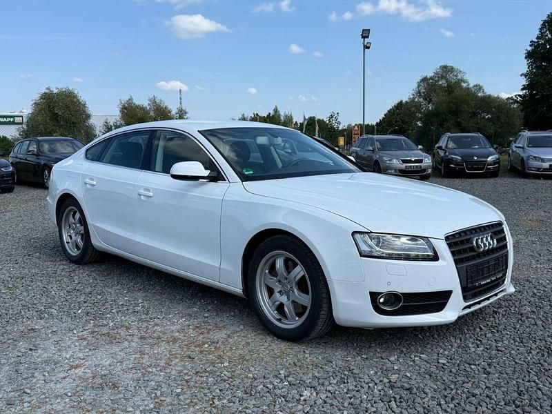 Weiß Gebraucht 2010 Audi A5 Sportback Sport Kleinwagen | 13.999 € (Etwas zu teuer) - Bild 1/4