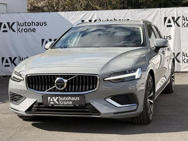 Gebraucht Volvo V60 Core 398 PS (292 kW) 2024 Grau Kombi