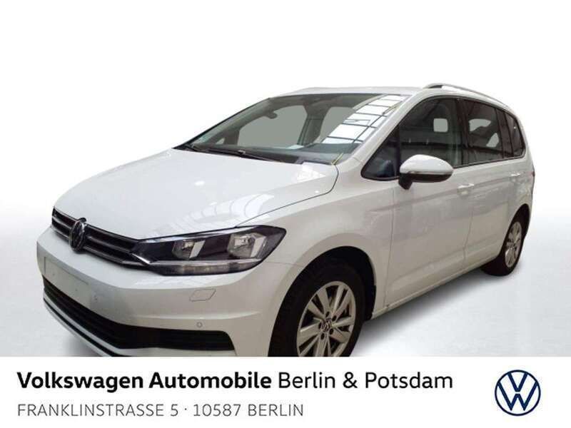 Pure white Gebraucht 2024 VW Touran Comfortline Van / Kleinbus | 32.990 € (Fairer Preis) - Bild 1/2
