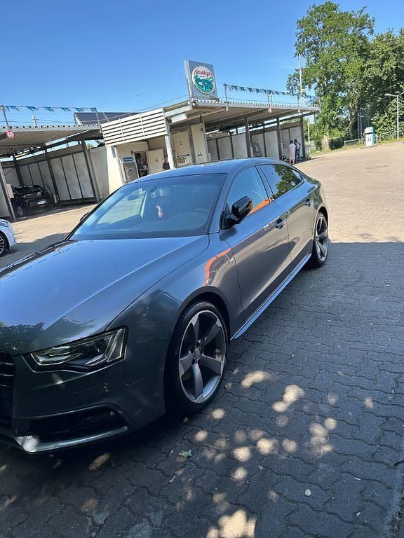 Grau Gebraucht 2015 Audi A5 Sportback S-Line Limousine | 18.000 € (Fairer Preis) - Bild 1/4