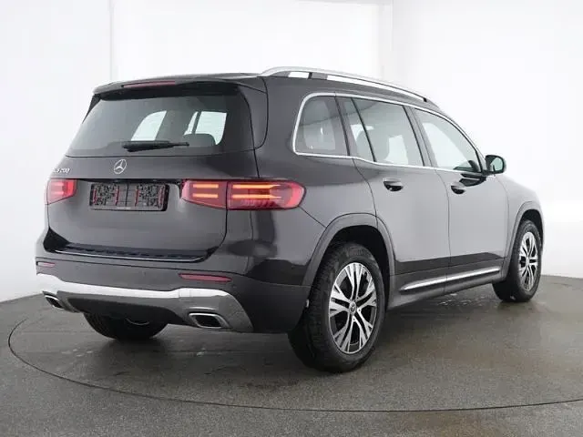 Gebraucht Mercedes GLB200 Advanced 163 PS (119 kW) 2025 Schwarz SUV