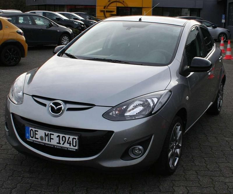 Grau Gebraucht 2013 Mazda 2 Kleinwagen | 6.900 € (Fairer Preis) - Bild 1/4