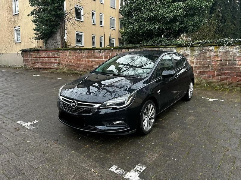 Gebraucht Opel Astra 105 PS (77 kW) 2019 Schwarz Kleinwagen