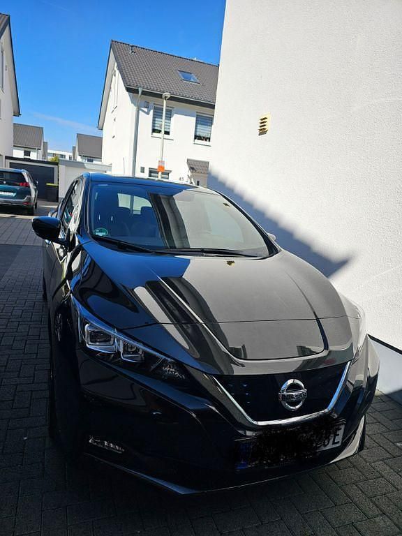 Schwarz Gebraucht 2020 Nissan Leaf Tekna Kleinwagen | 13.800 € (Guter Preis) - Bild 1/4