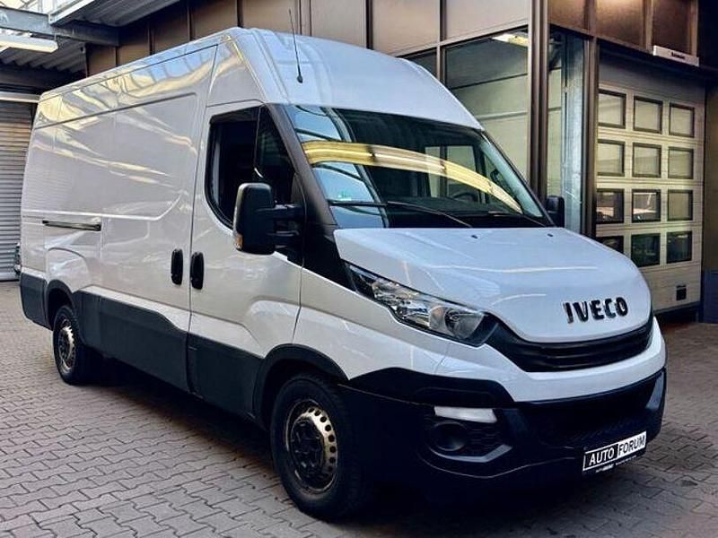 Gebraucht Iveco Daily 156 PS (114 kW) 2017 Weiß Van / Kleinbus