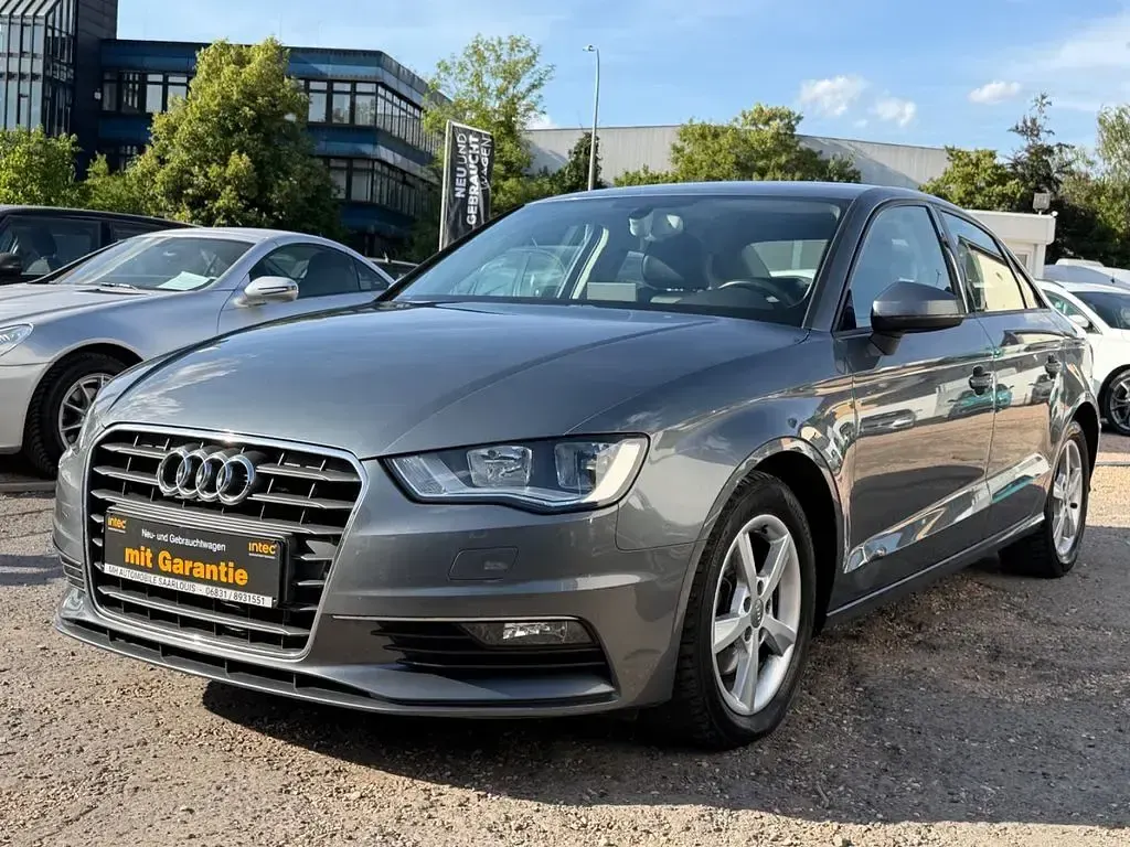 Gebraucht Audi A3 140 PS (102 kW) 2014 Grau Limousine