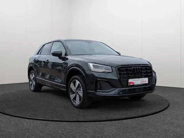 Neu Audi Q2 Advanced 150 PS (110 kW) 2026 Grau SUV
