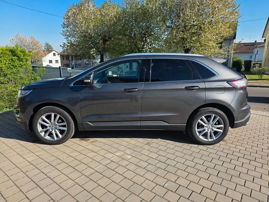 Second-hand Ford Edge Titanium 209 CP (153 kW) 2016 Gri SUV