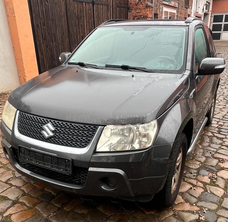 Grau Gebraucht 2010 Suzuki Grand Vitara SUV | 4.400 € (Superpreis) - Bild 1/4