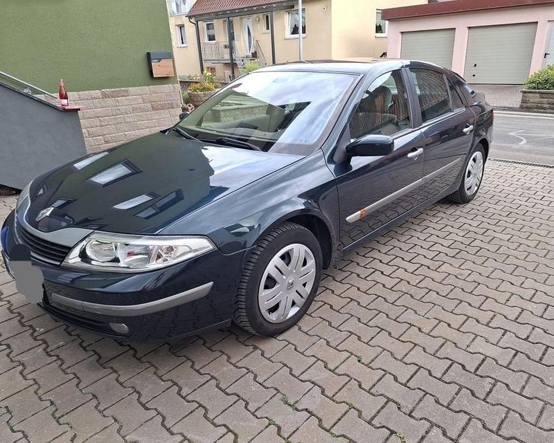 Grün Gebraucht 2001 Renault Laguna II Limousine | 2.800 € - Bild 1/3