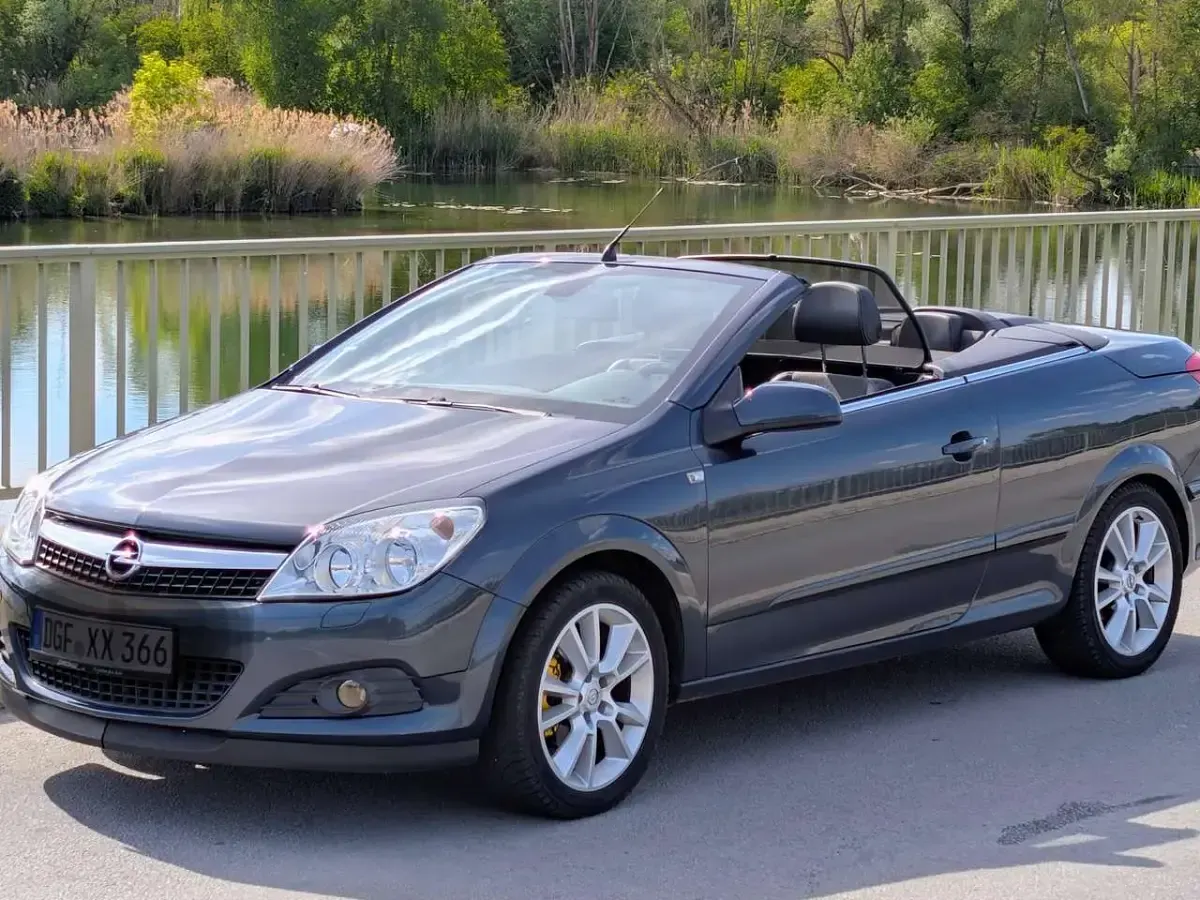 Gebraucht Opel Astra Cabriolet 140 PS (102 kW) 2008 Blau Cabrio