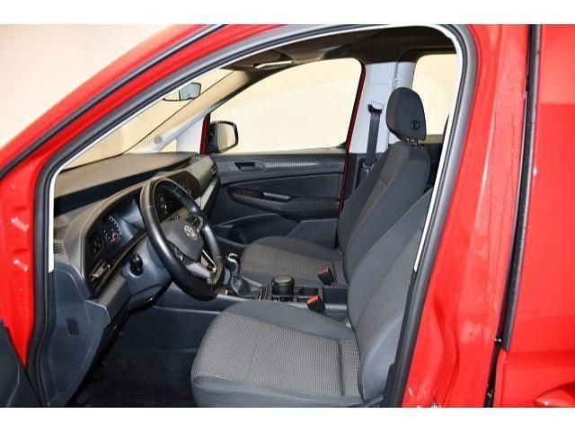 Gebraucht VW Caddy Maxi Basis 114 PS (83 kW) 2022 Rot Van / Kleinbus